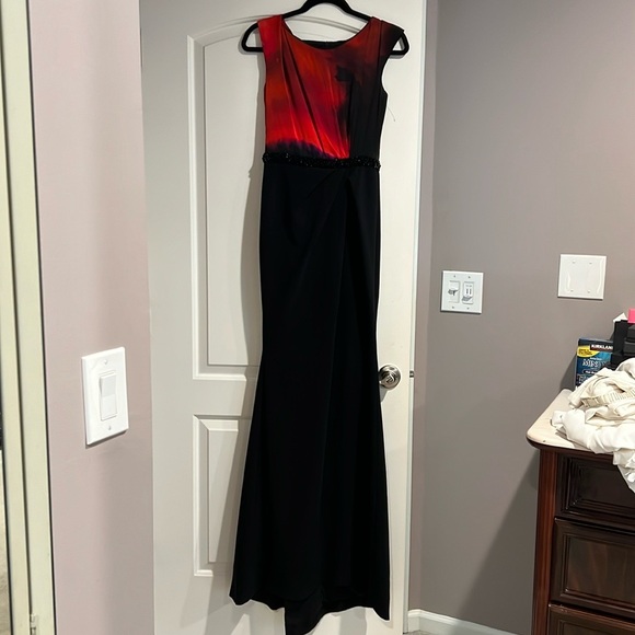 Rene Ruiz gown size 2 NWOT mermaid style with black whine stone - Picture 1 of 9
